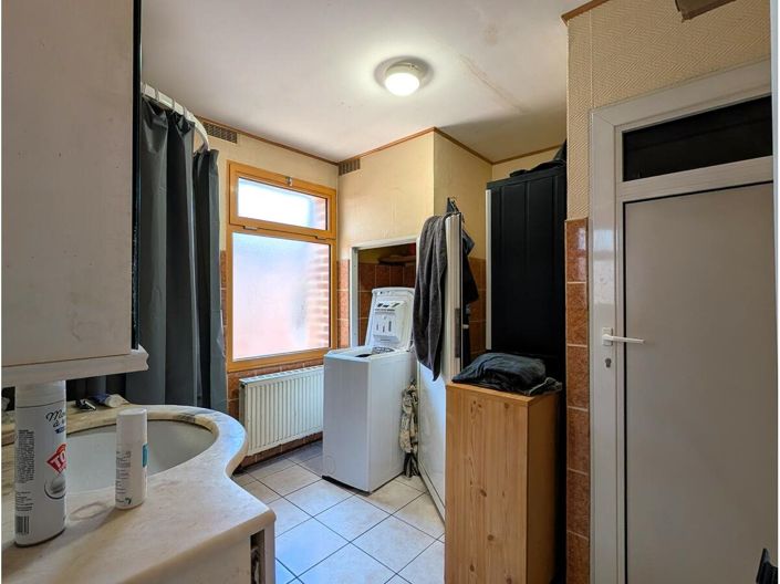 Image No.5-2 Bed House for sale