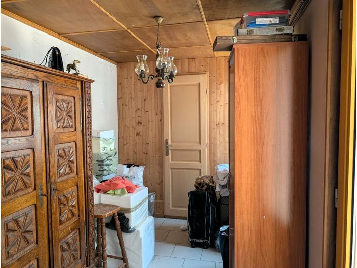 Image No.6-2 Bed House for sale