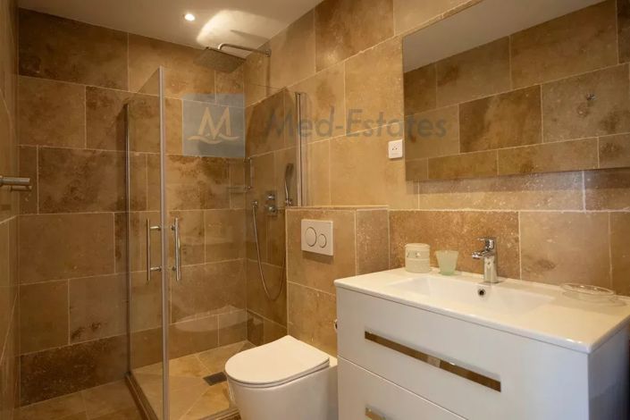 Image No.18-9 Bed House for sale
