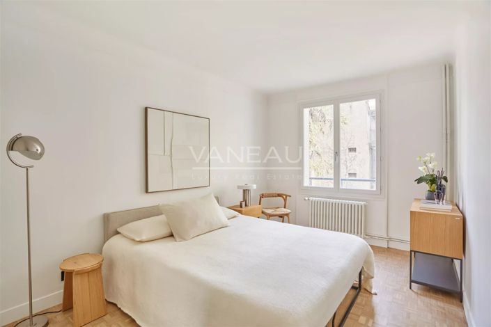 Image No.21-3 Bed Apartment for sale