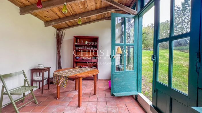 Image No.10-5 Bed House for sale