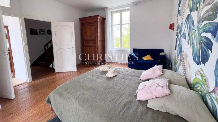 Image No.14-5 Bed House for sale