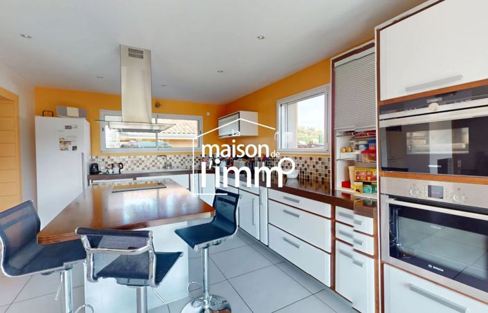 Image No.8-4 Bed House for sale