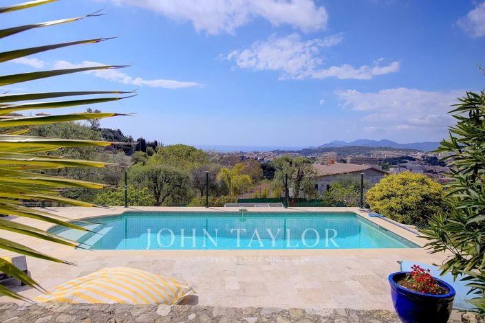 Image No.2-4 Bed House for sale