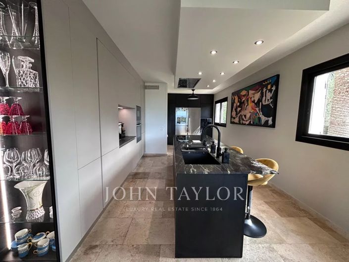 Image No.5-4 Bed House for sale