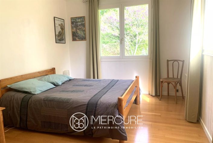 Image No.8-5 Bed House for sale