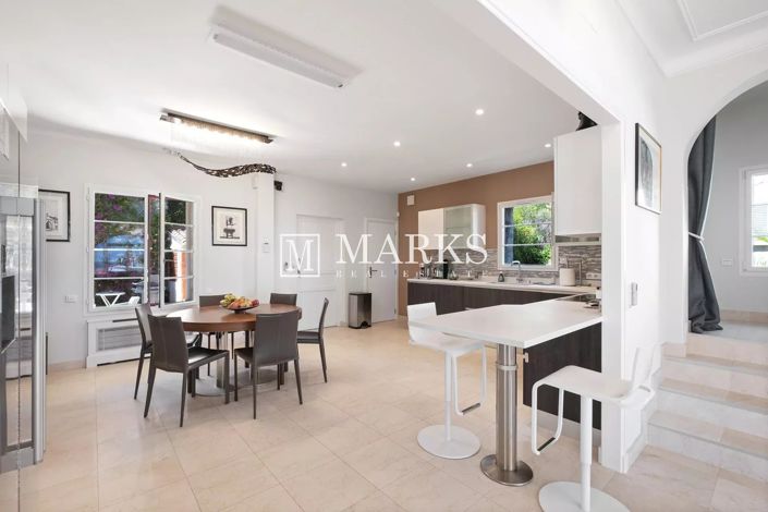 Image No.13-5 Bed House for sale