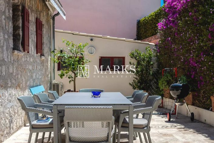 Image No.16-5 Bed House for sale