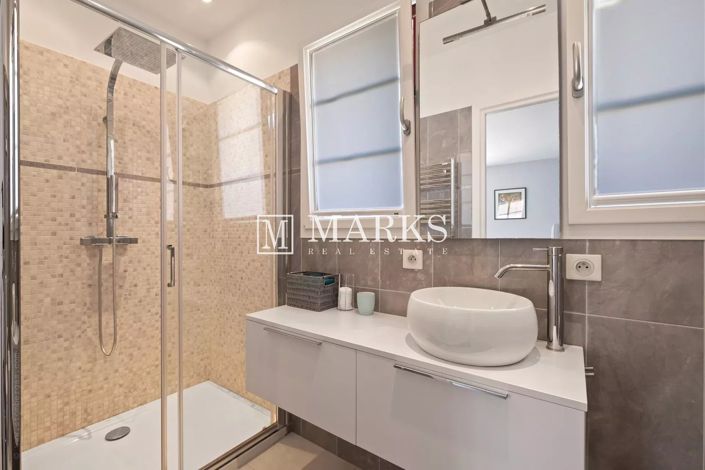 Image No.32-5 Bed House for sale