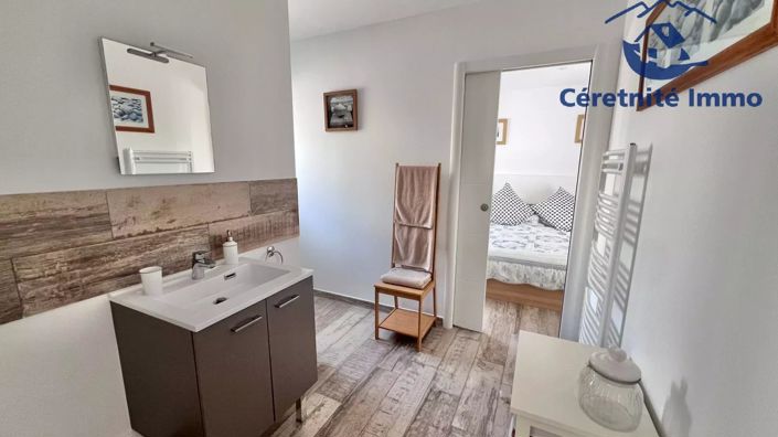 Image No.17-4 Bed House for sale