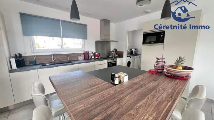 Image No.7-4 Bed House for sale