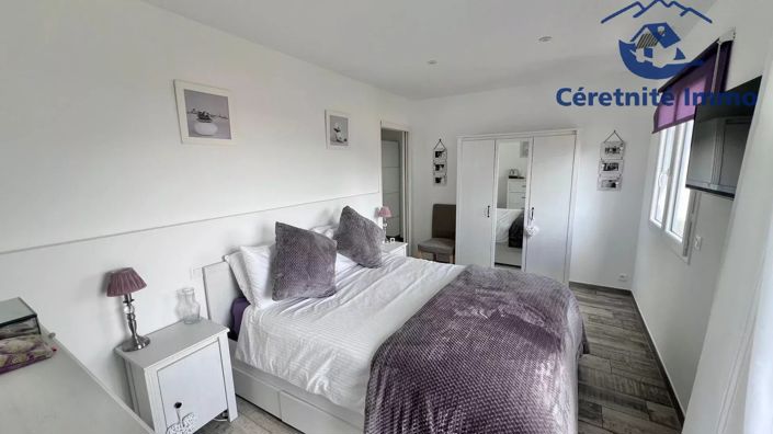 Image No.8-4 Bed House for sale