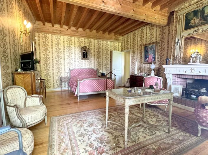 Image No.14-12 Bed Property for sale