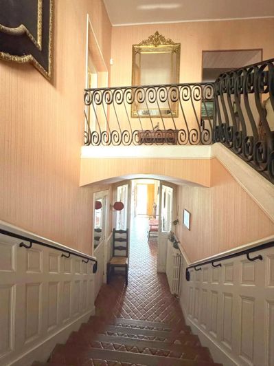 Image No.17-12 Bed Property for sale