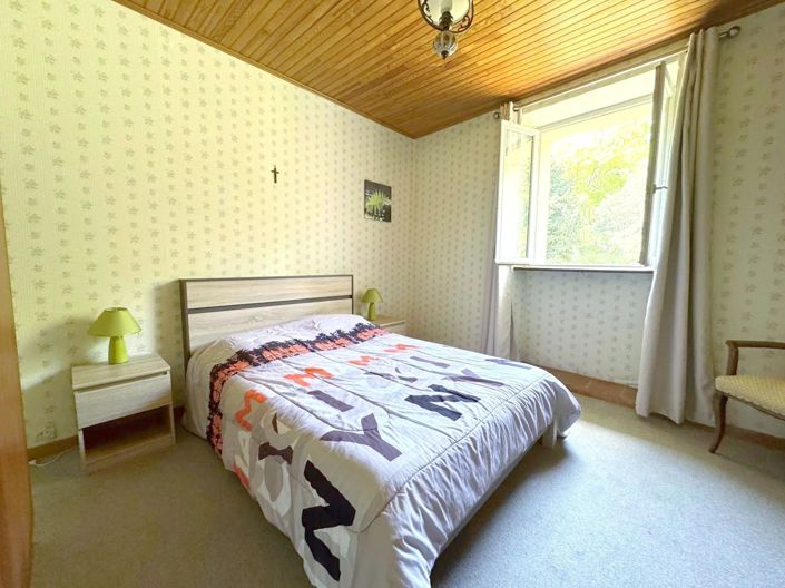 Image No.22-12 Bed Property for sale