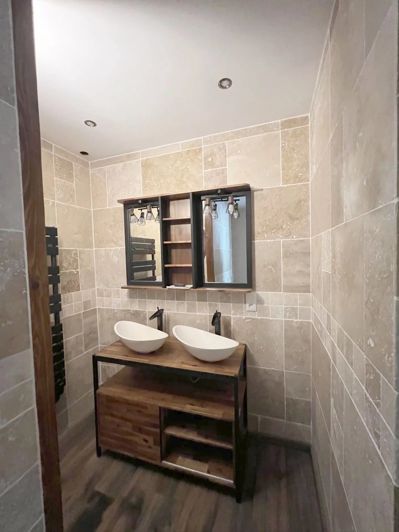 Image No.27-12 Bed Property for sale