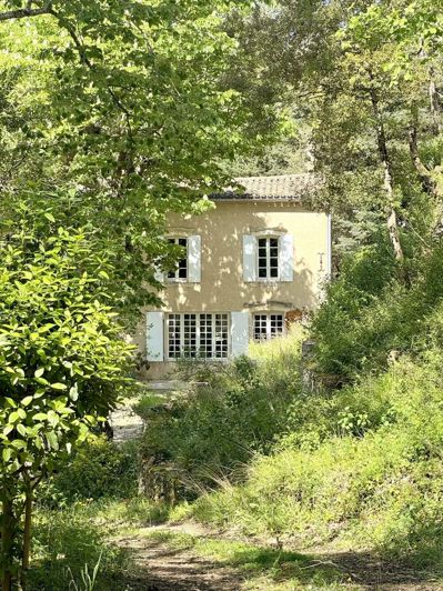 Image No.32-12 Bed Property for sale