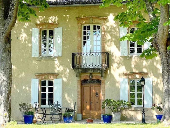 Image No.4-12 Bed Property for sale