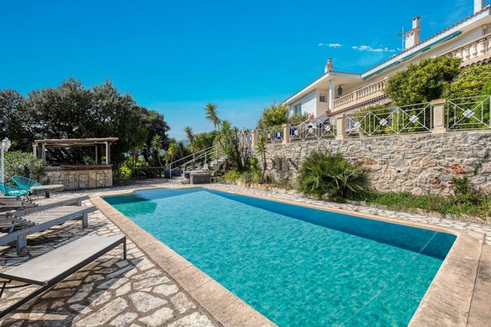 Image No.5-5 Bed House for sale