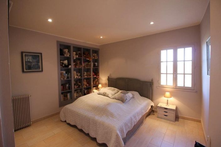 Image No.18-5 Bed House for sale