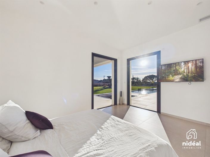 Image No.15-4 Bed House for sale
