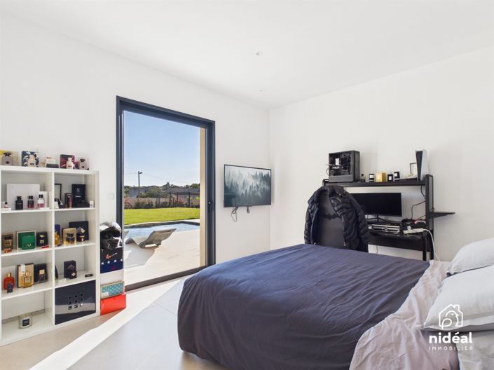 Image No.18-4 Bed House for sale