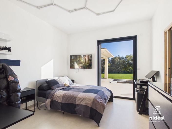 Image No.20-4 Bed House for sale