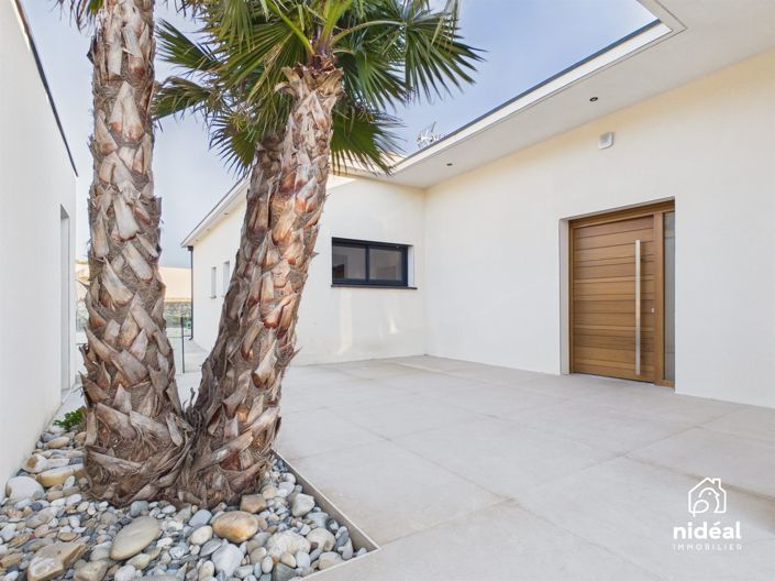 Image No.27-4 Bed House for sale