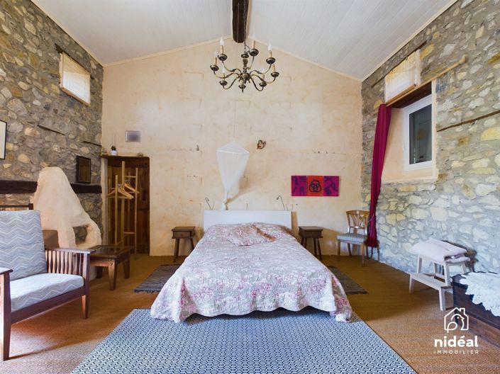 Image No.25-8 Bed House for sale