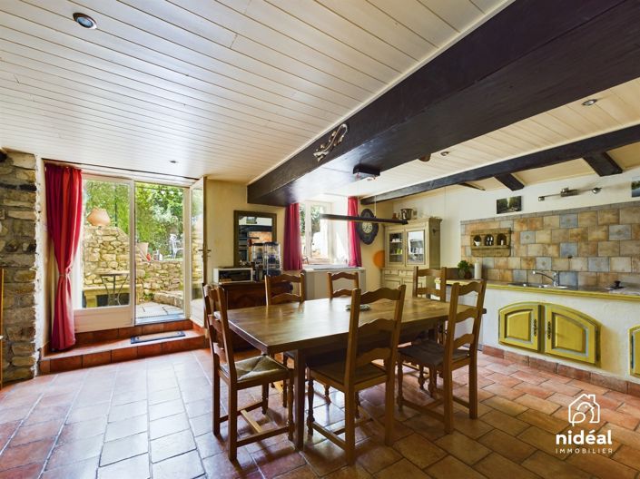 Image No.9-8 Bed House for sale