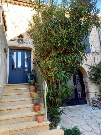 Image No.11-7 Bed House for sale