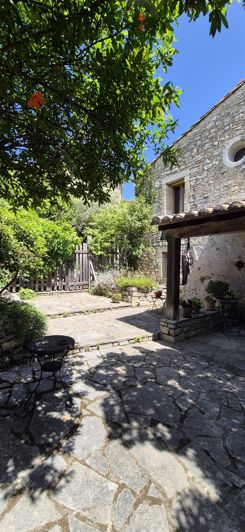 Image No.24-7 Bed House for sale