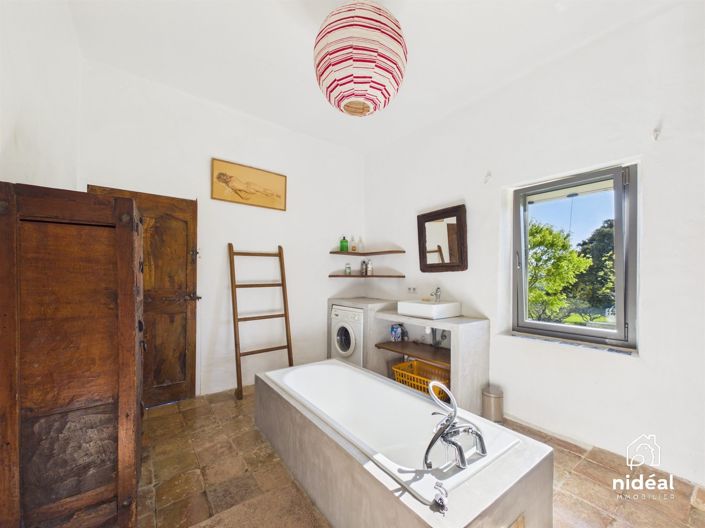 Image No.17-5 Bed House for sale