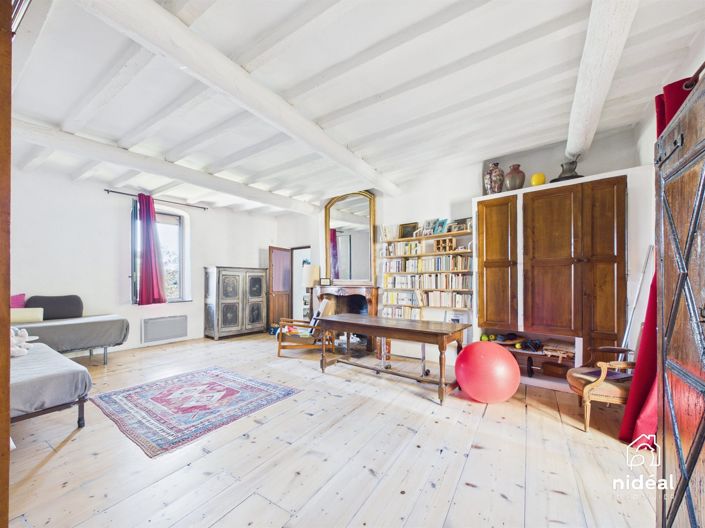 Image No.19-5 Bed House for sale