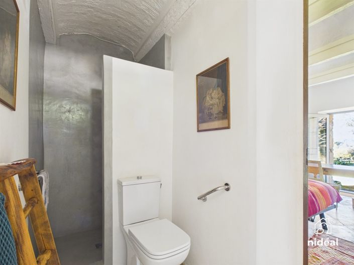Image No.24-5 Bed House for sale
