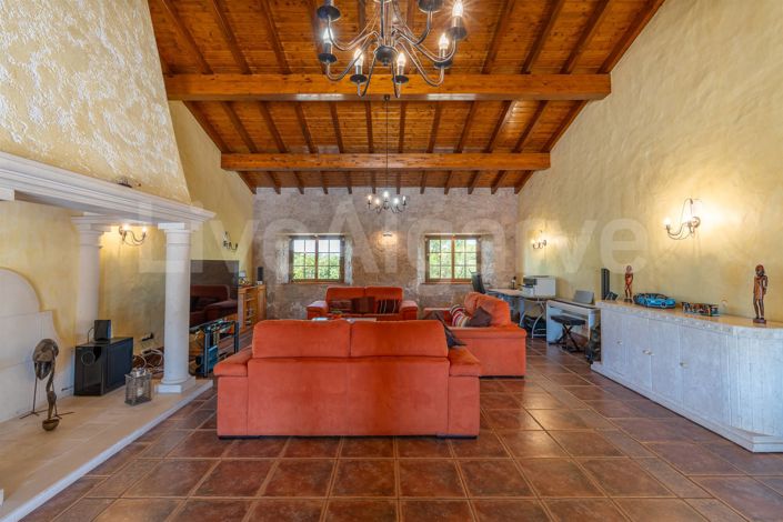 Image No.14-6 Bed House for sale