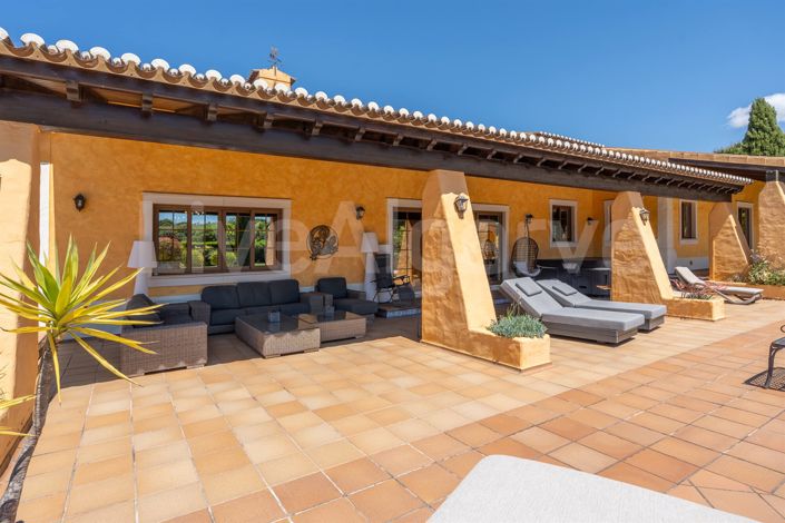 Image No.17-6 Bed House for sale