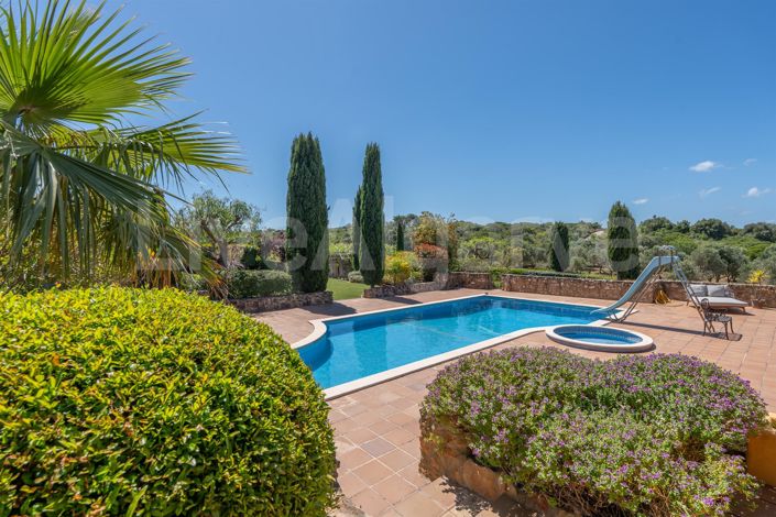 Image No.18-6 Bed House for sale