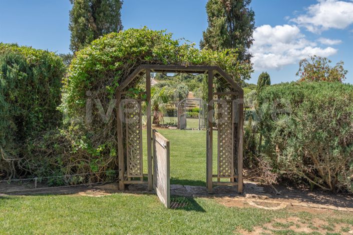 Image No.48-6 Bed House for sale