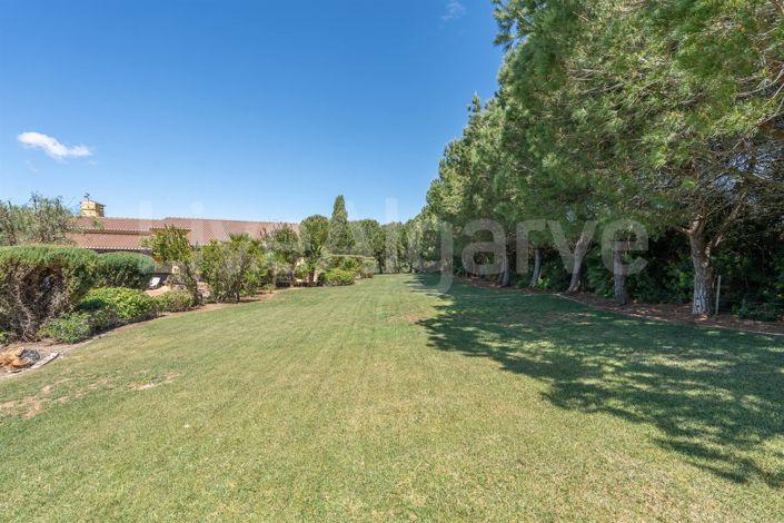 Image No.51-6 Bed House for sale