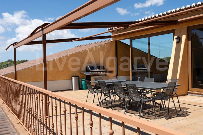 Image No.54-6 Bed House for sale