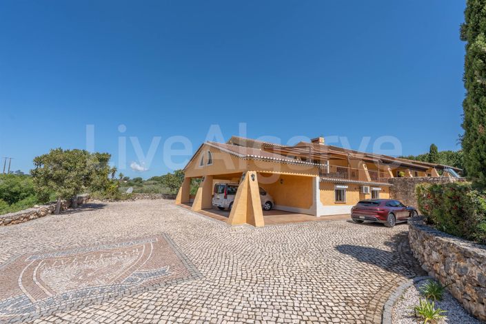 Image No.6-6 Bed House for sale