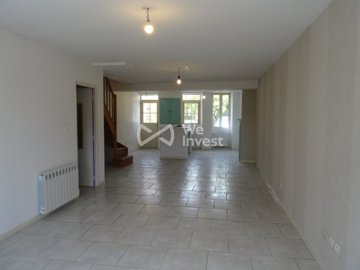 1 - Yonne, House