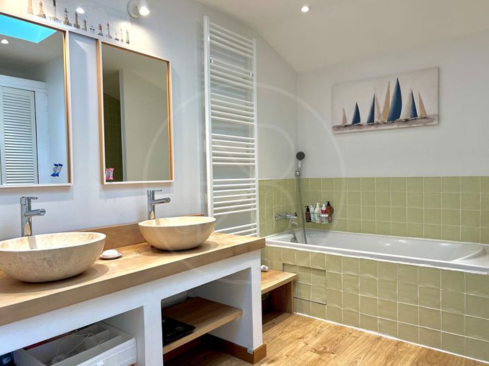 Image No.9-4 Bed House for sale