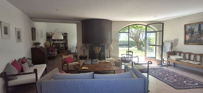 Image No.10-5 Bed House for sale