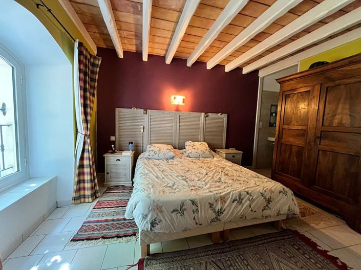 Image No.10-3 Bed House for sale