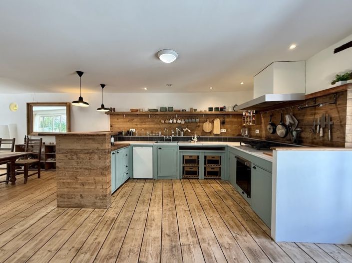 Image No.10-3 Bed House for sale