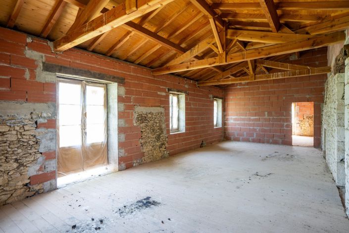 Image No.11-7 Bed House for sale