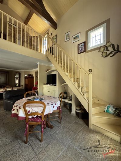 Image No.9-2 Bed House for sale