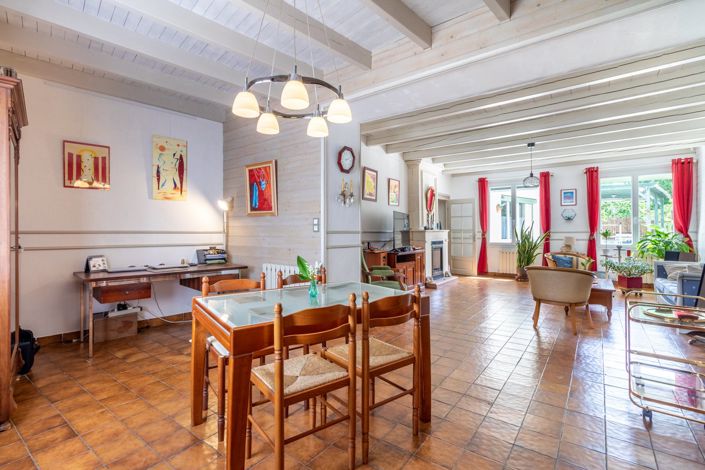 Image No.3-5 Bed House for sale